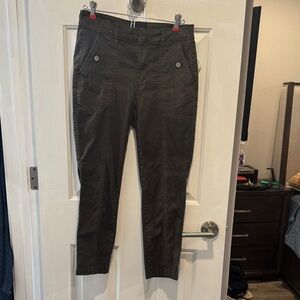 White House Black Market high rise Olive Pants size 2 slim ankle pret a jet